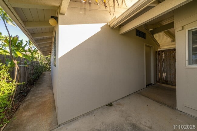 Building Photo - 1BR in Kailua – $2,550 (Utilities Included) | Move-In Ready!