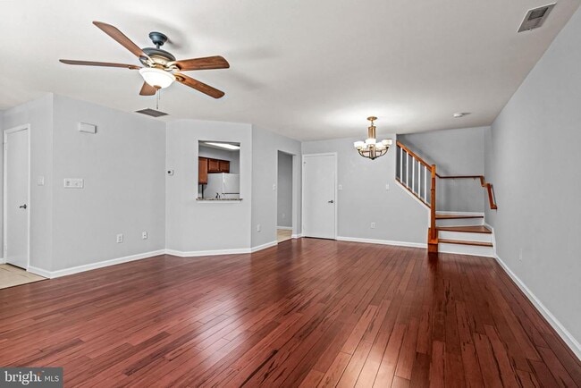 Building Photo - 706 Oswego Ct