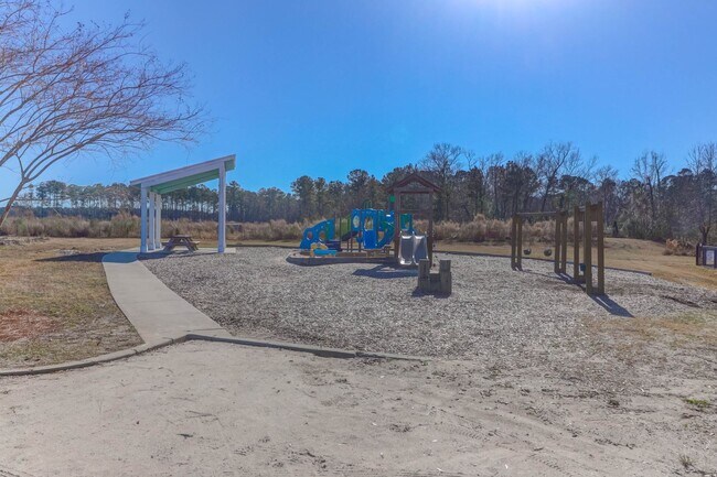 Building Photo - Pristine and Calm Home in Moncks Corner