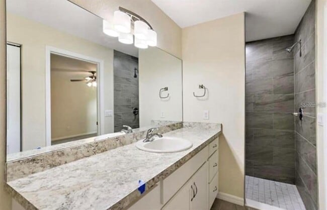 Building Photo - 2920 SE 49th Pl