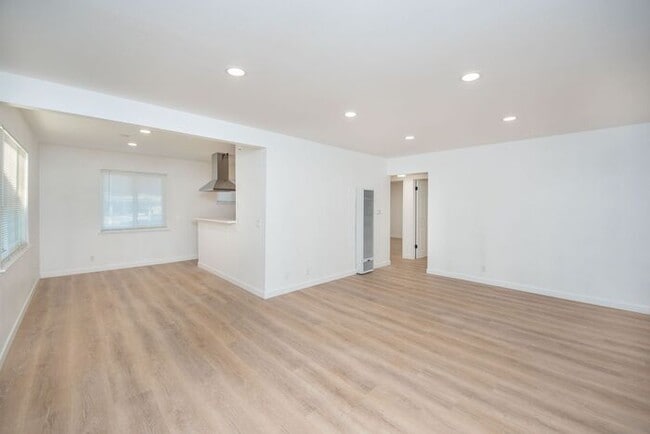 Building Photo - Mesa Verde | Recently Remodled 2 Bedroom Appartment