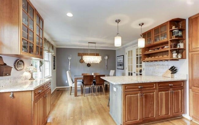 Building Photo - Gorgeous 4 BR/2.5 BA Home on a Beautiful T...