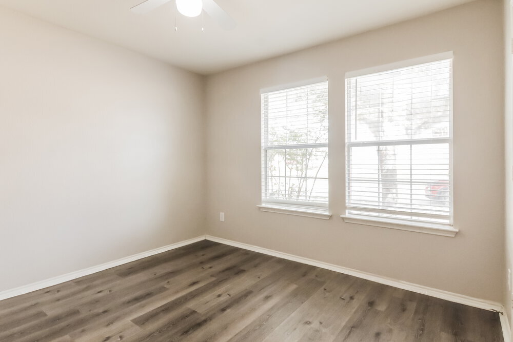 Building Photo - 1410 Post Oak Trail