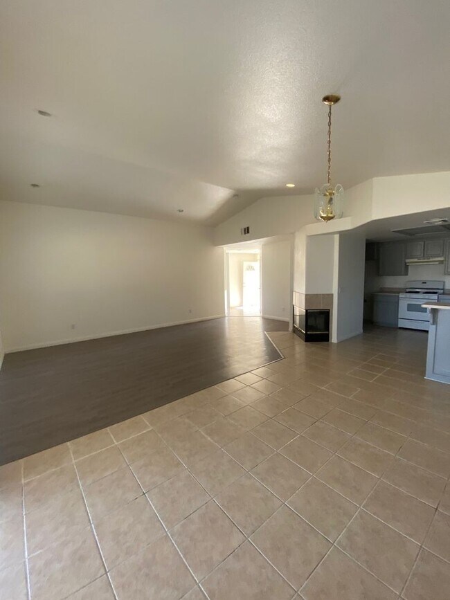 Building Photo - AVAILABLE NOW $200 off First Month Rent