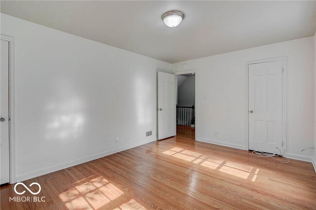 Building Photo - 5043 Boulevard Pl