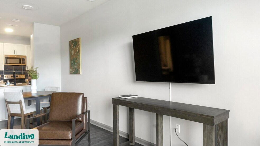 Building Photo - 900 E Six Forks Rd