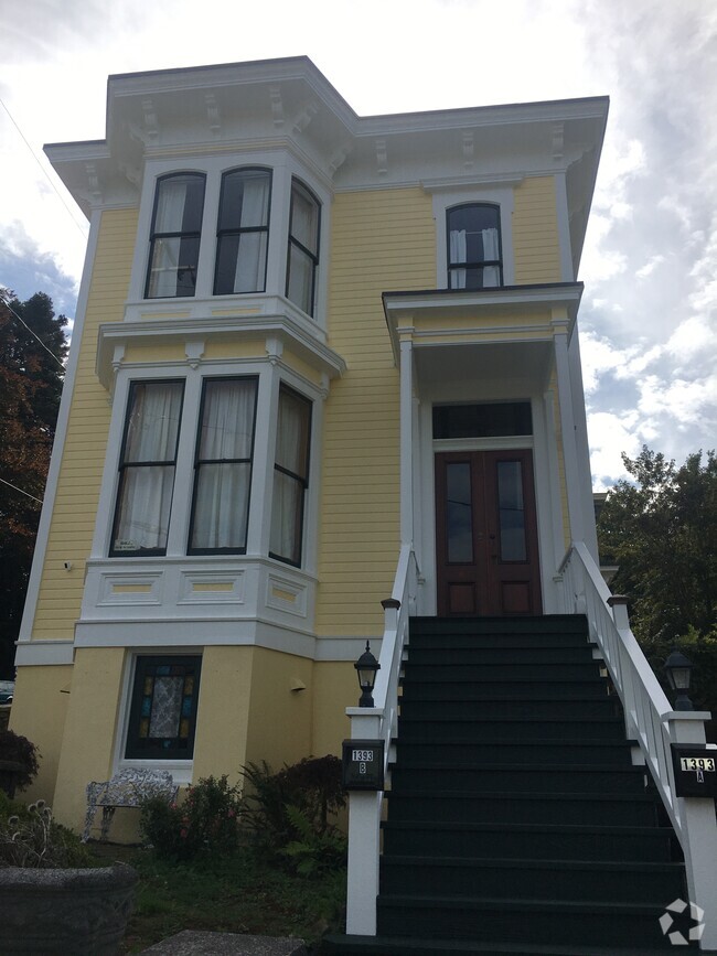 Building Photo - 1393 Franklin Ave