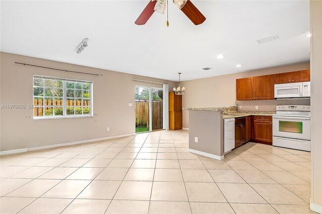 Building Photo - 330 SW 2nd Ave