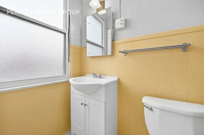 Building Photo - 2431 Ohio Ave