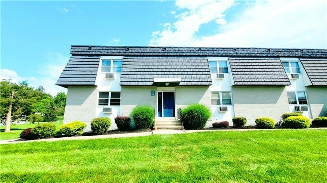 Primary Photo - 3 White Gate Rd
