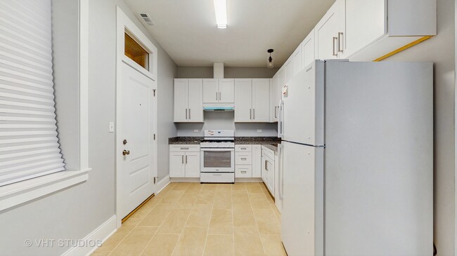 Building Photo - 2626 E 78th St