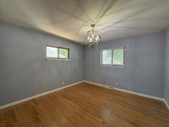 Building Photo - 3 Bed/2 Bath Ranch Home on Large Lot with Oversized Garage