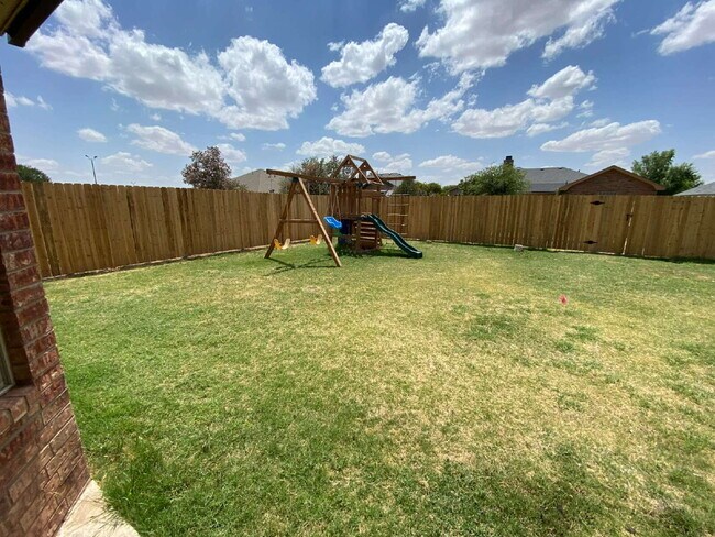 Building Photo - Spectacular 4 Bed 2 Bath in South Lubbock! Cooper School District!