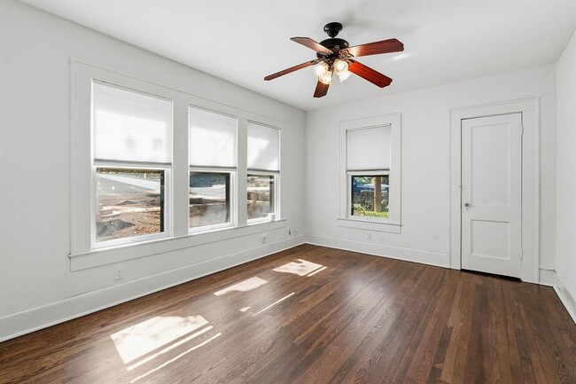 Building Photo - 804 Rutherford Pl
