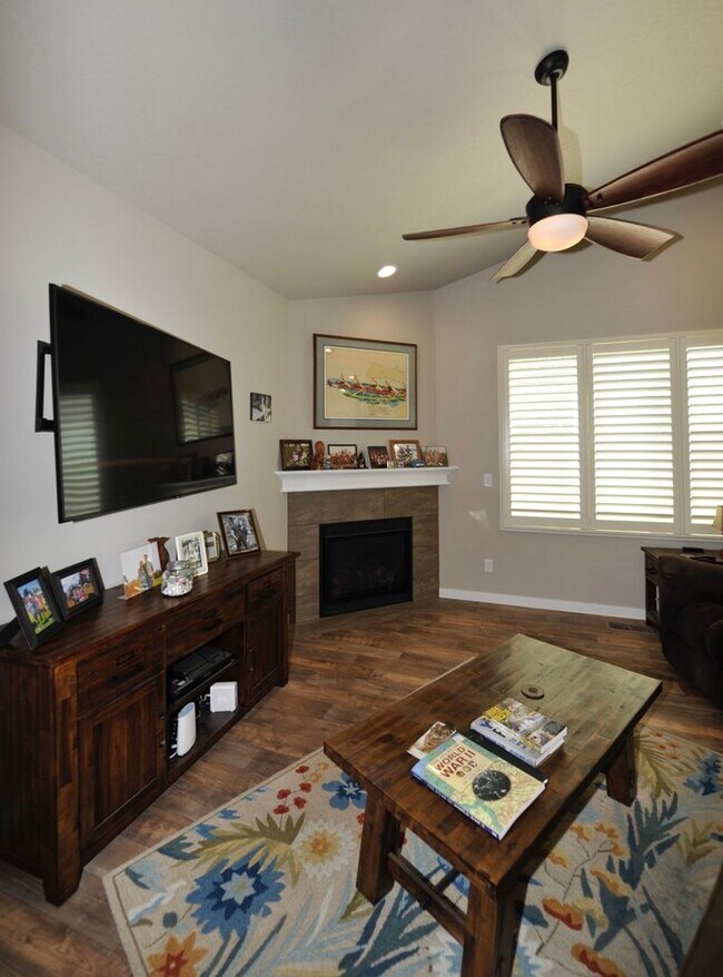 Building Photo - Gated Community in Soleil Parc/CDA Place