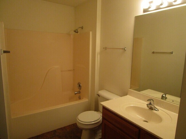 Building Photo - 5013-5015 Betty Jean Way