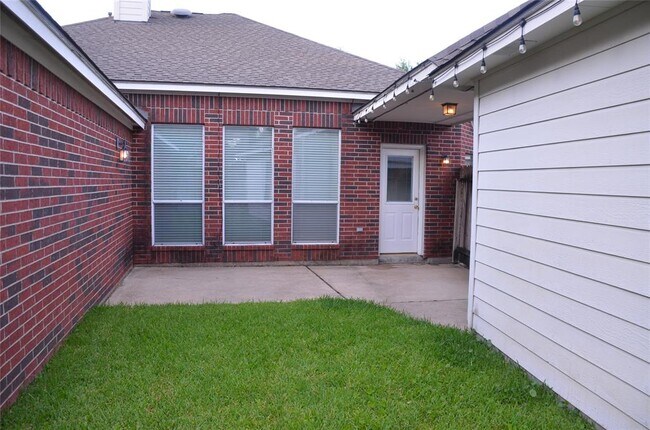 Building Photo - 4810 Claridge Park Ln