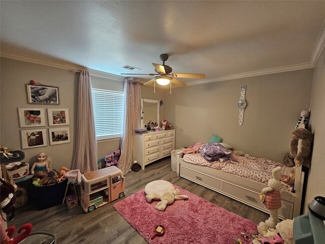 Building Photo - 5739 Henniker Dr