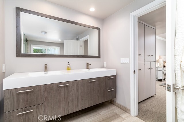 Building Photo - 3546 Berry Dr