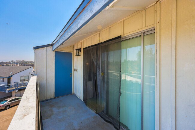Building Photo - Charming 3-Bedroom Home in Gated South Par...