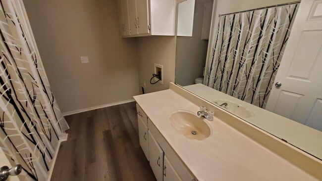 Building Photo - 4123 S Washington St