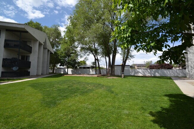 Building Photo - Awesome 3 Bed 2 Bath Condo Unit in Murray!!!