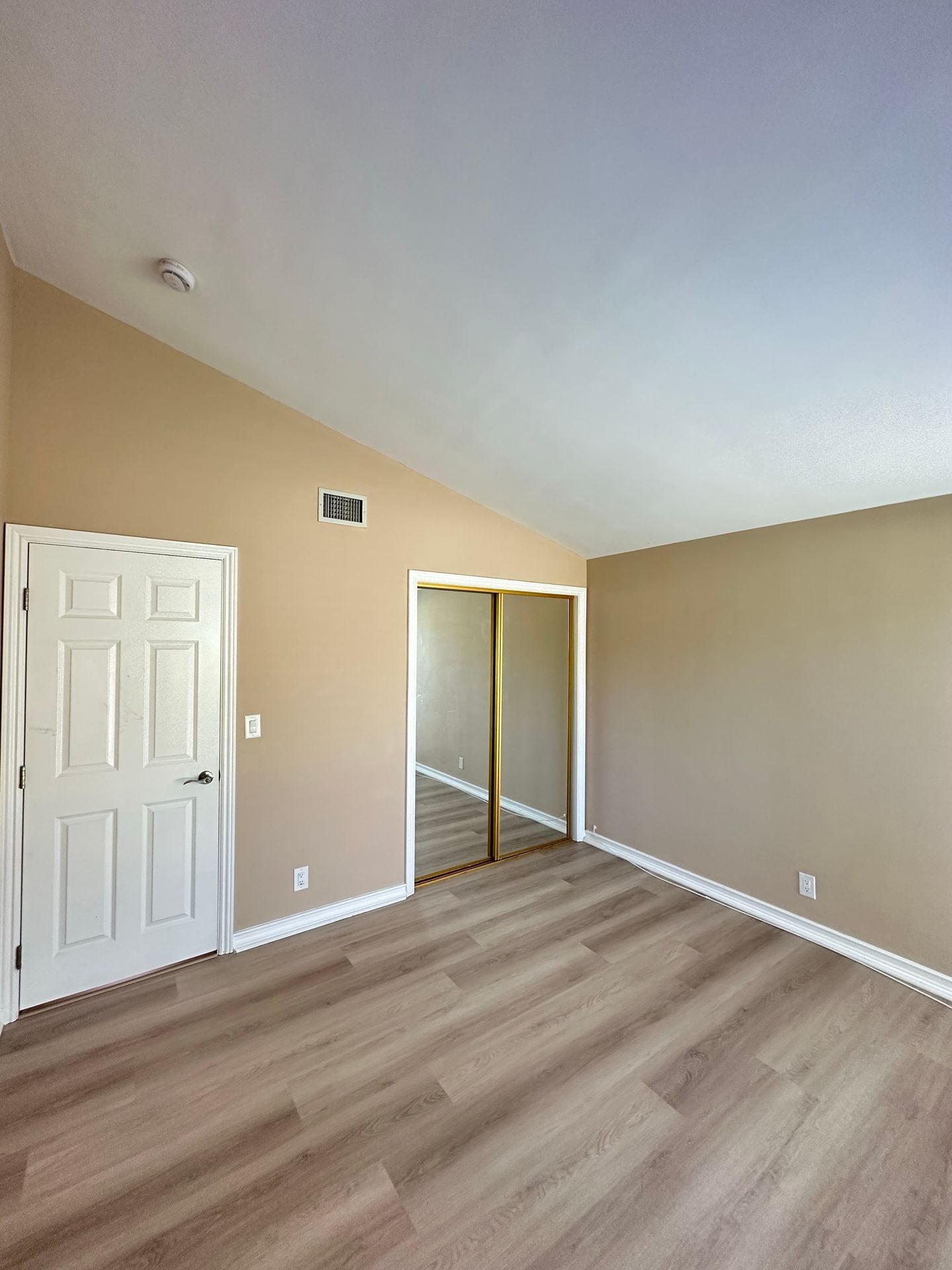 Building Photo - 11352 Weatherby Rd