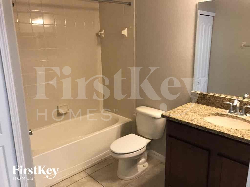 Building Photo - 1904 Hawks View Dr