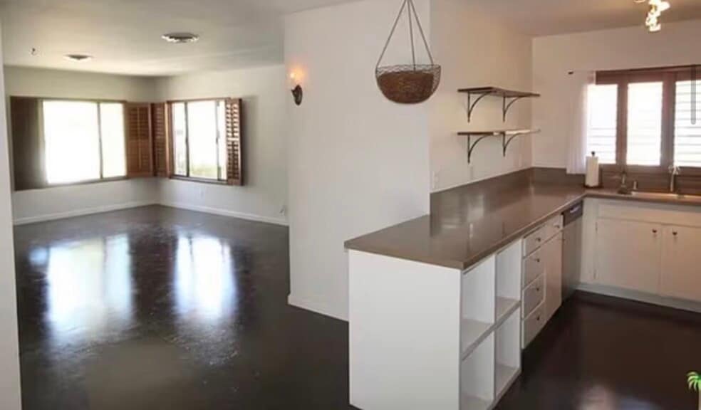 Building Photo - 1480 E Palm Tree Dr
