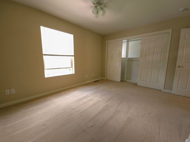 Building Photo - Wellman Creek Condo