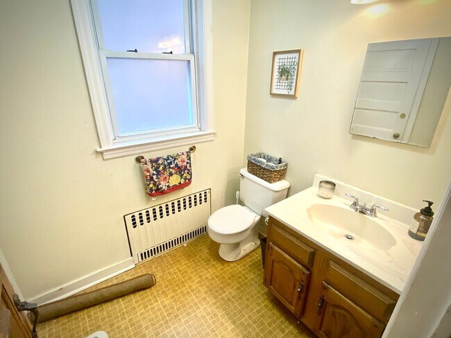 Building Photo - 414 Stratton Ln
