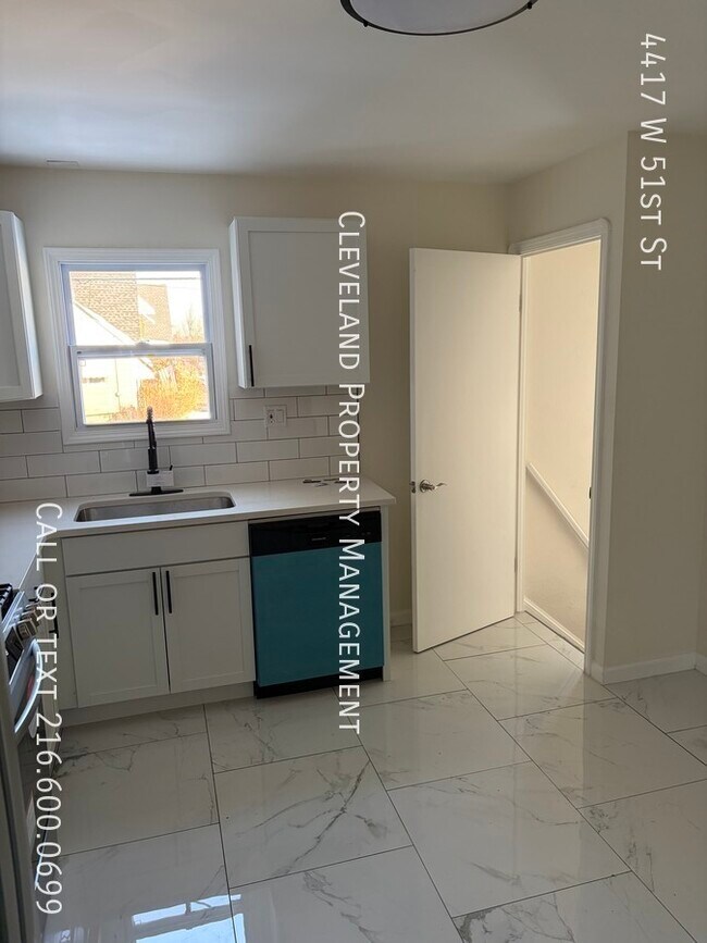 Building Photo - 4417 W 51st St