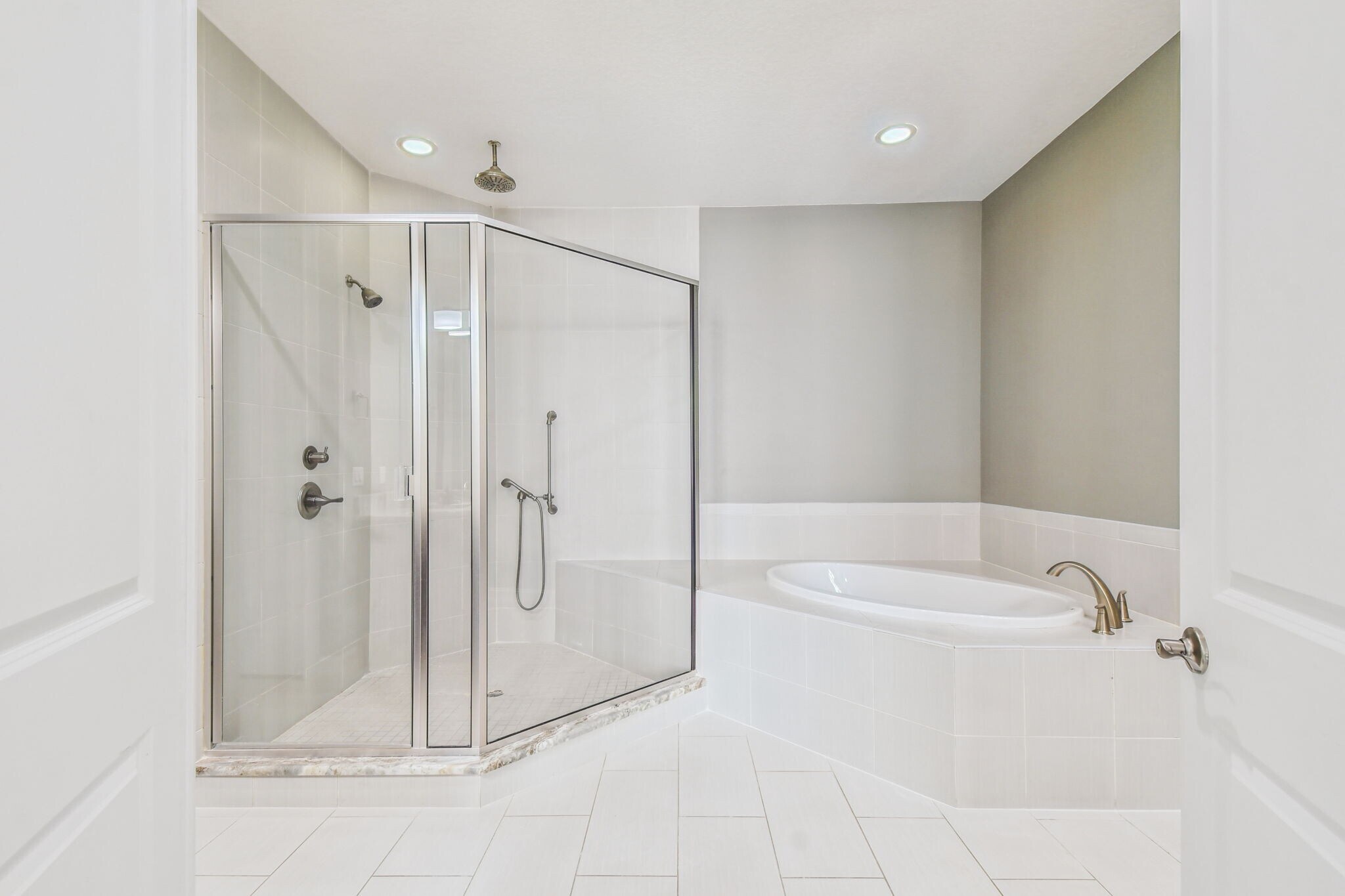 Building Photo - 622 S Matanzas Ave