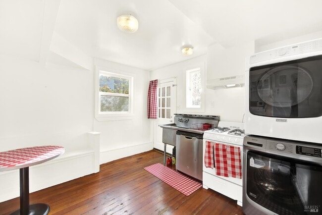 Building Photo - 519 Virginia St