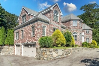 Building Photo - 66 Forest Ave