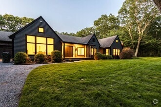 Building Photo - 500 Water Mill Towd Rd