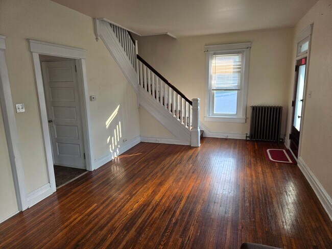 Building Photo - 1 Manor Ave