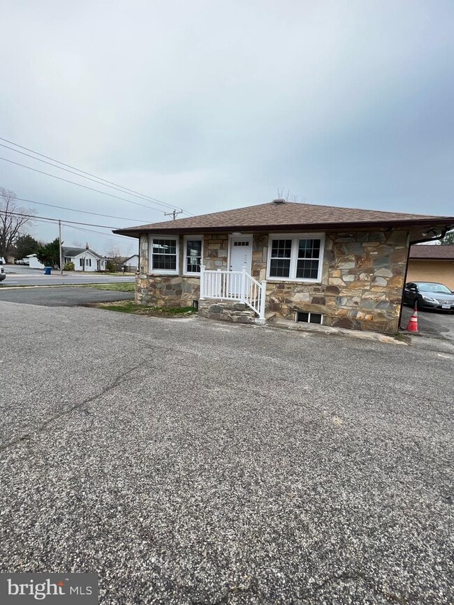 Building Photo - 13322 Occoquan Rd