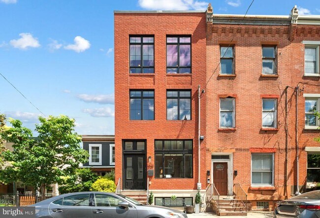 Building Photo - 2525 Brown St