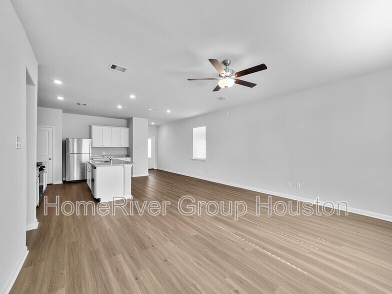 Building Photo - 8942 Ice Quartz Dr