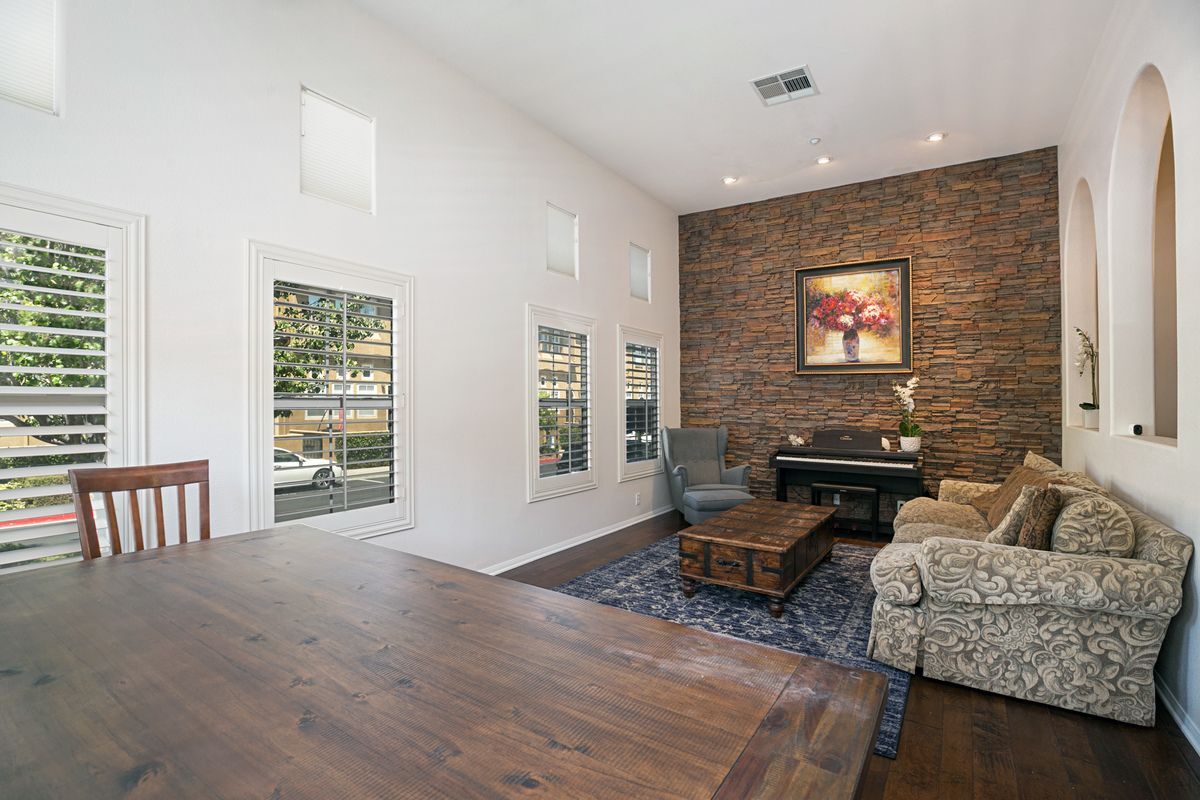 Building Photo - 13325 Via Costanza