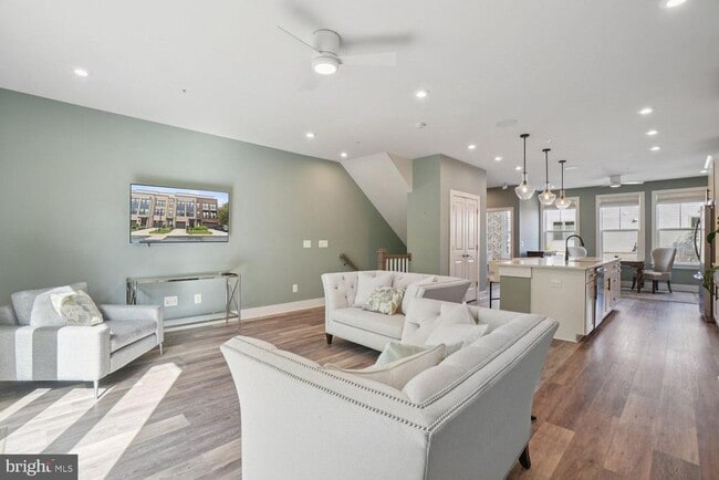 Building Photo - 1641 Bandit Loop