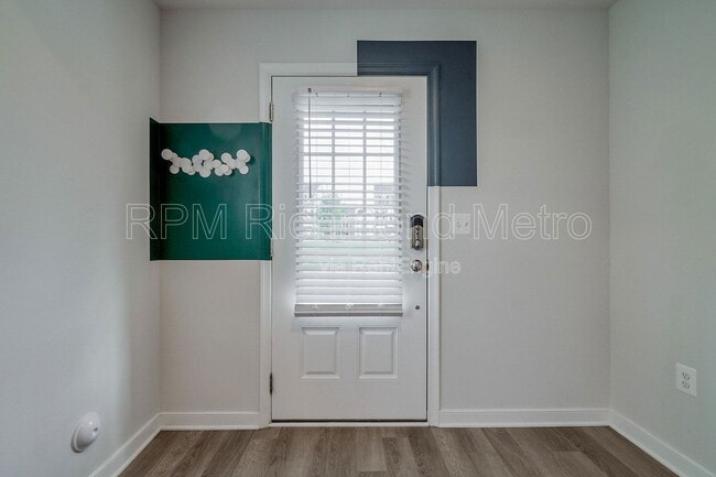 Building Photo - 1413 Kerr Dr