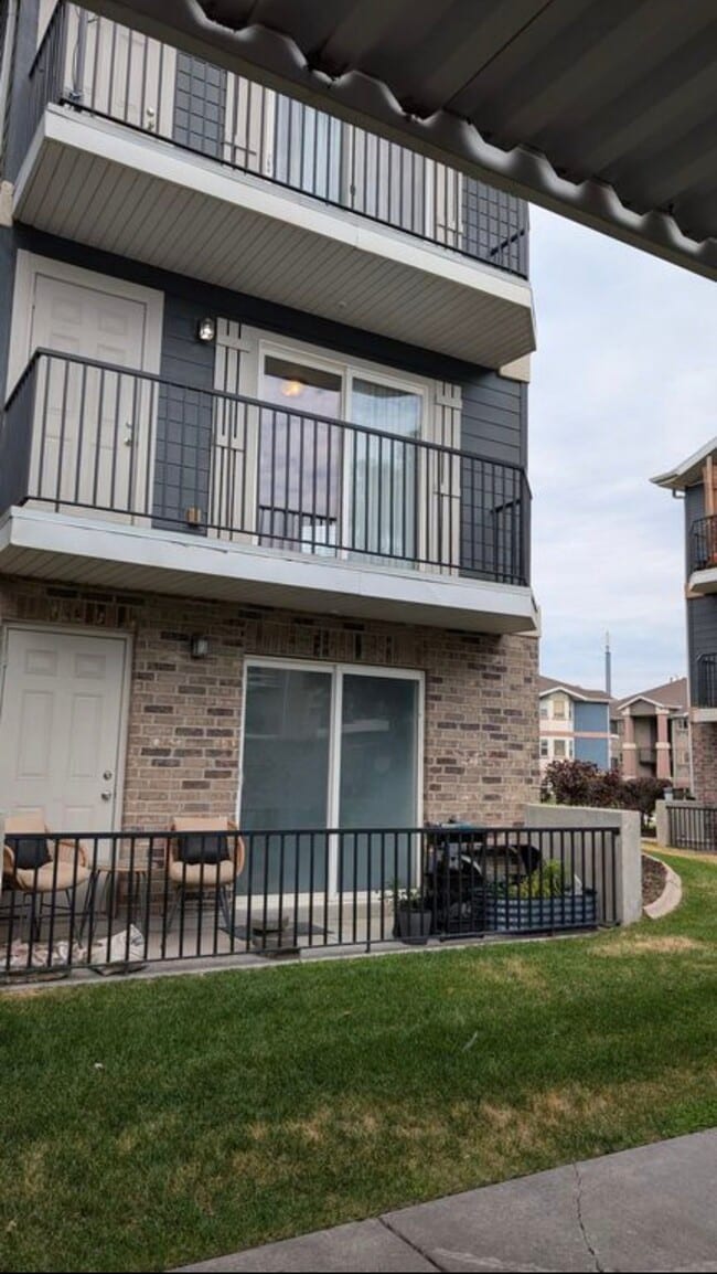 Building Photo - 117 Calbourne Ln