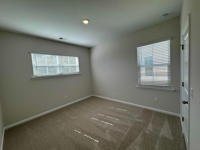 Building Photo - 4 Bedroom Home at Bailey's Cove on Hilton Head Island | Small footprint. Big island life.