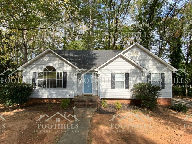 Primary Photo - Charming 3 Bedroom/2 Bath single family ho...