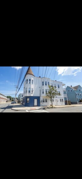 Building Photo - 47 Nichols St