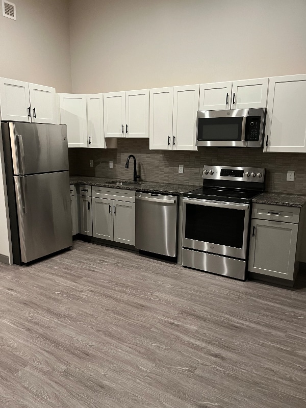 Building Photo - 56 Oak Terrace