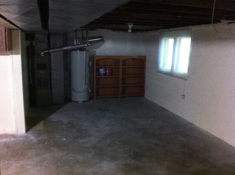 down stairs - 1110 S 900 E