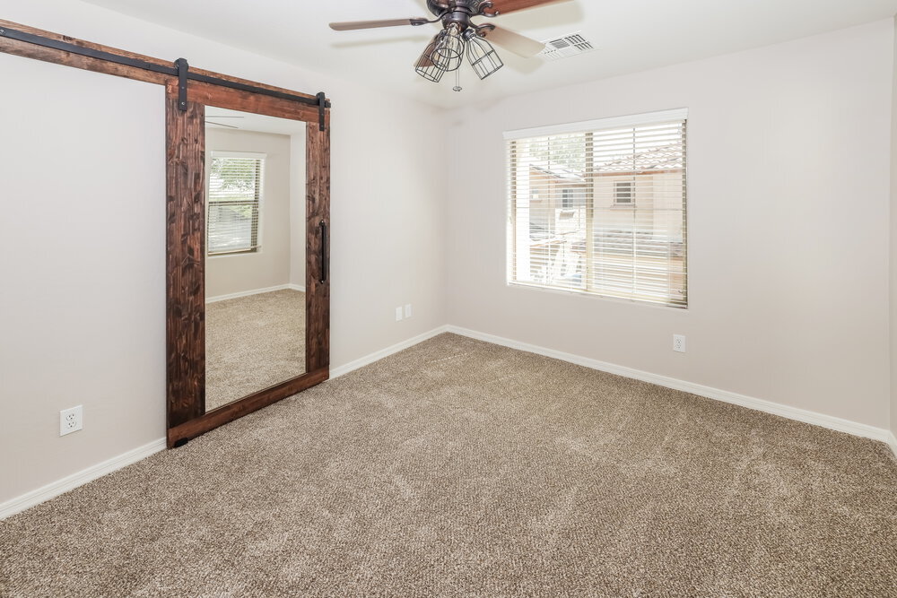 Building Photo - 41362 N Miles Ct